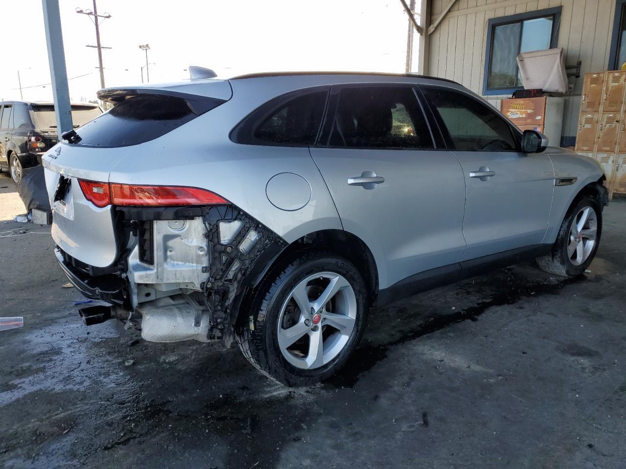 2017 Jaguar F-Pace Premium - Фото 3