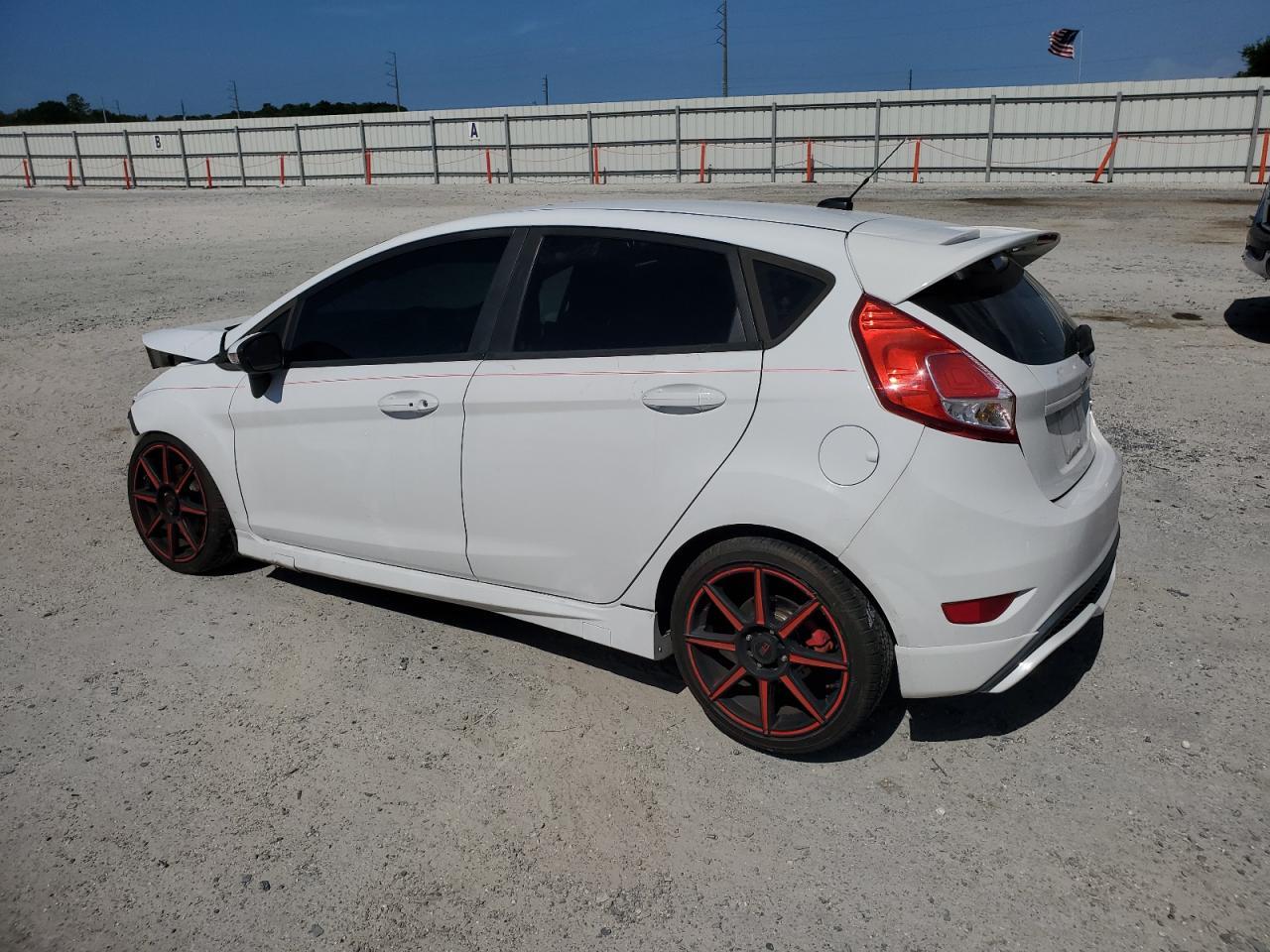 2015 Ford Fiesta St - Фото 2