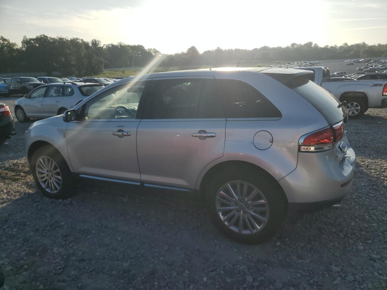 2013 Lincoln Mkx - Image 2