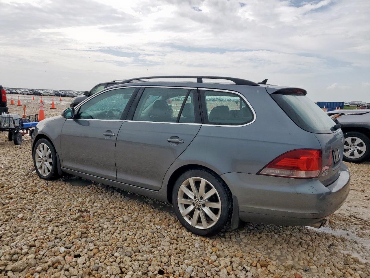 2013 Volkswagen Jetta Tdi - Image 2
