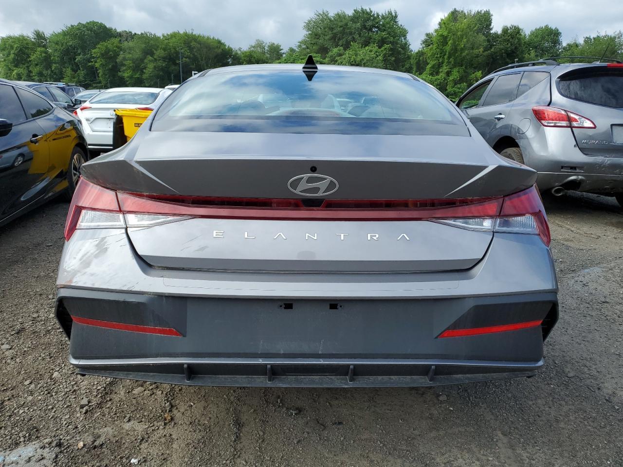 2024 Hyundai Elantra Se - Фото 6