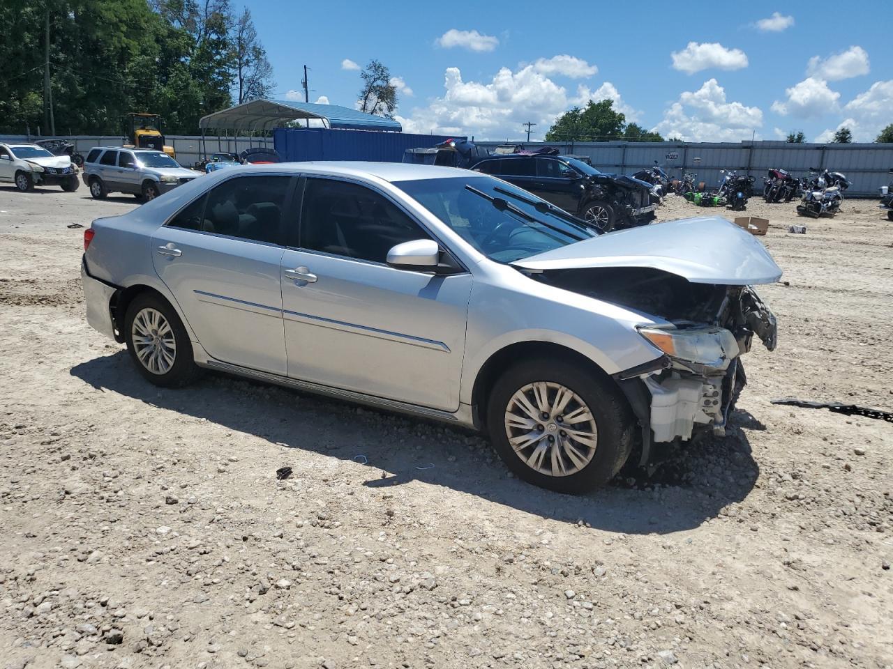 2014 Toyota Camry L - Image 4