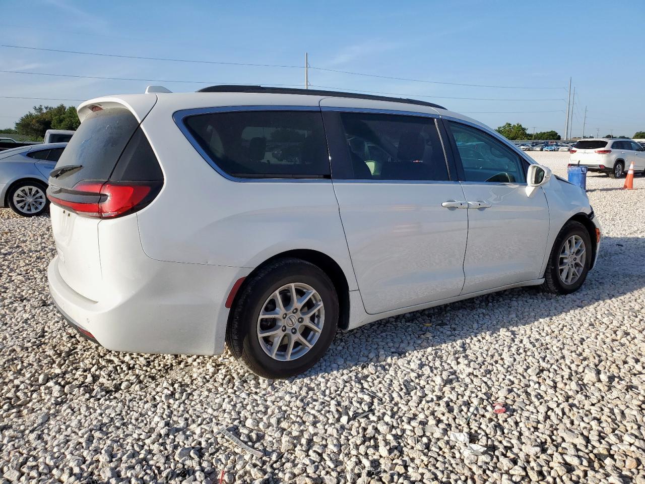 2022 Chrysler Pacifica Touring L - Image 3