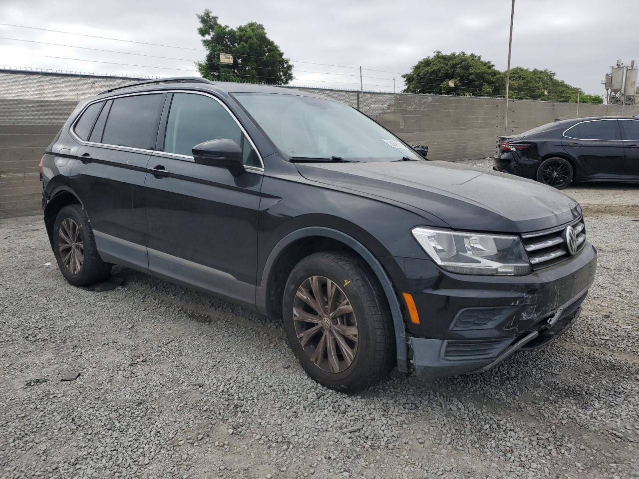 2018 Volkswagen Tiguan Se - Фото 4