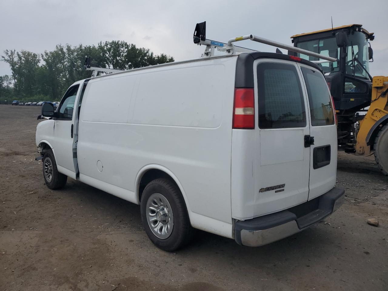 2014 Chevrolet Express G1500 - Фото 2