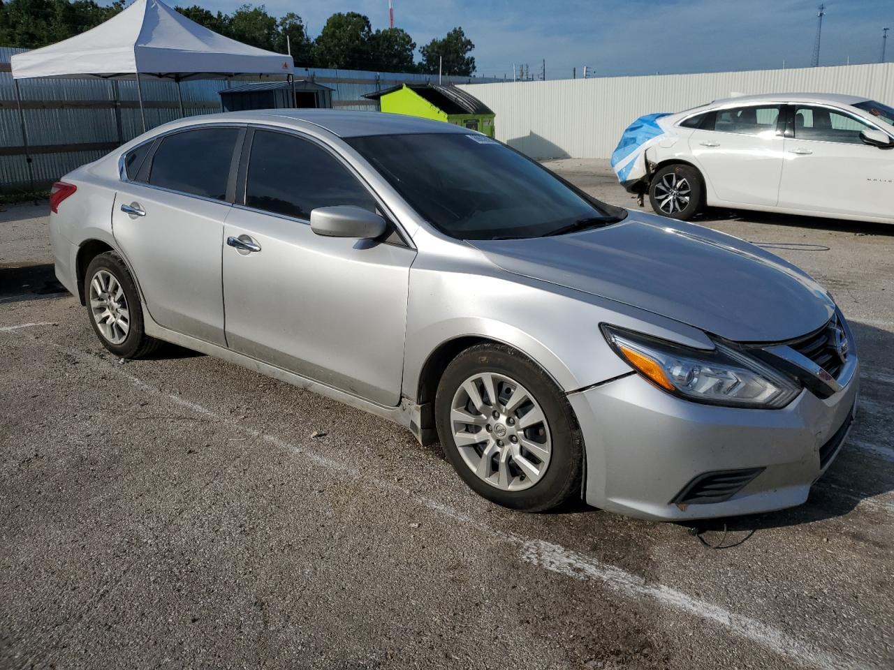 2018 Nissan Altima 2.5 - Image 4