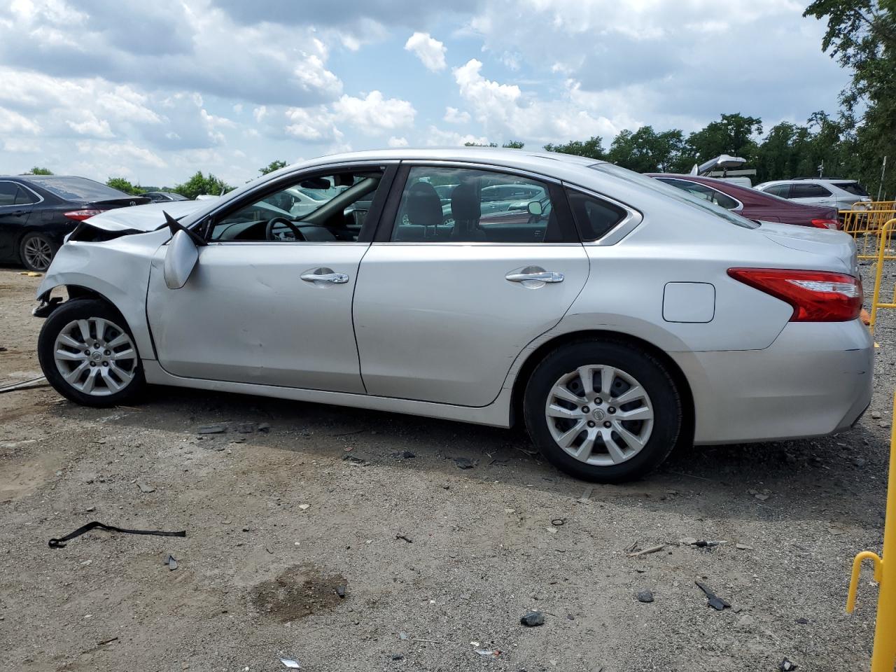 2017 Nissan Altima 2.5 - Фото 2