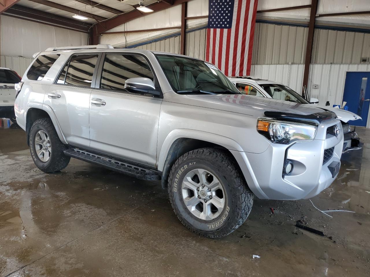 2014 Toyota 4Runner Sr5 - Image 4
