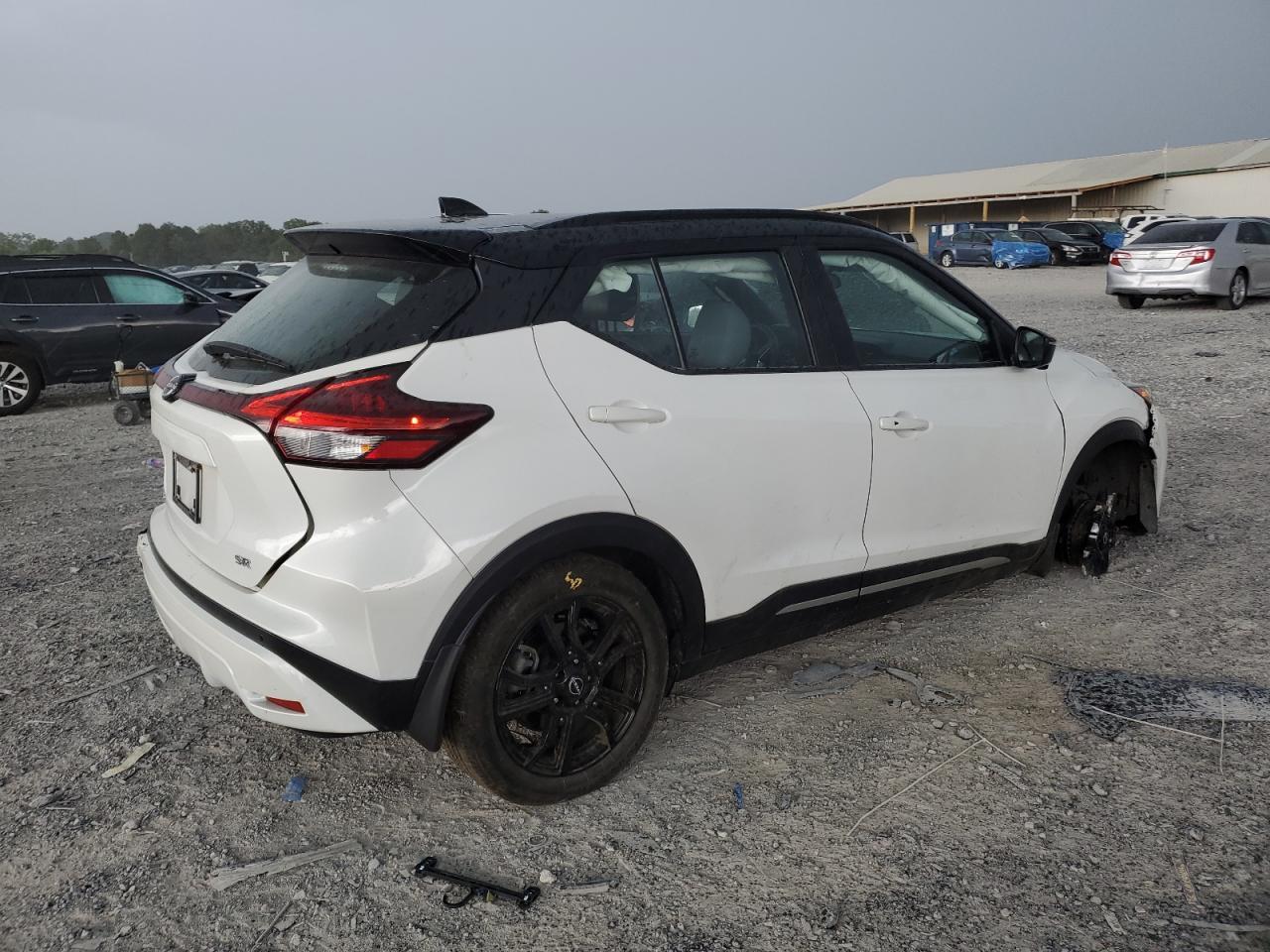 2023 Nissan Kicks Sr - Фото 3