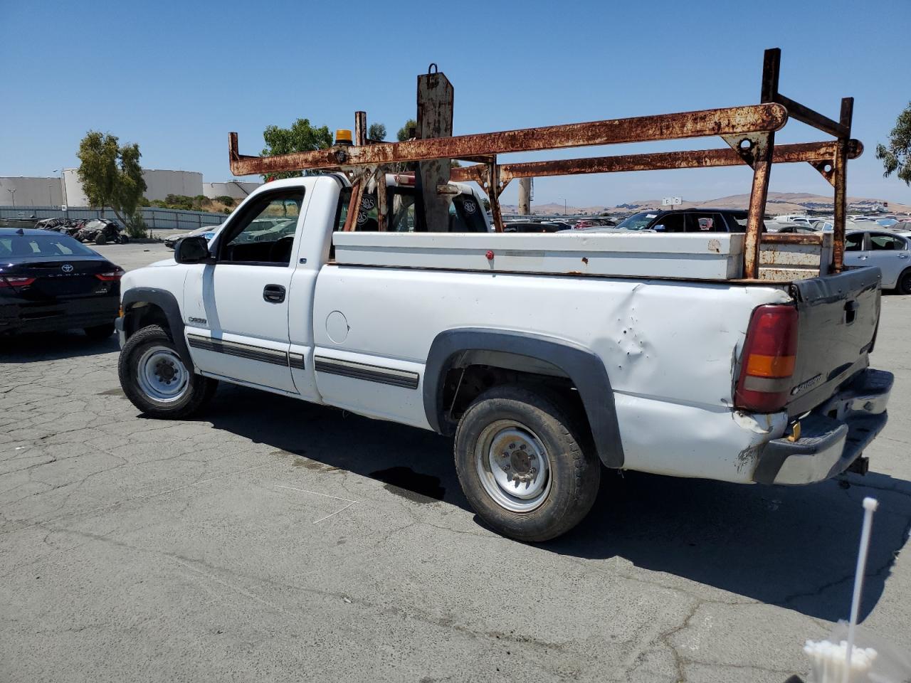 2001 Chevrolet Silverado C2500 - Фото 2