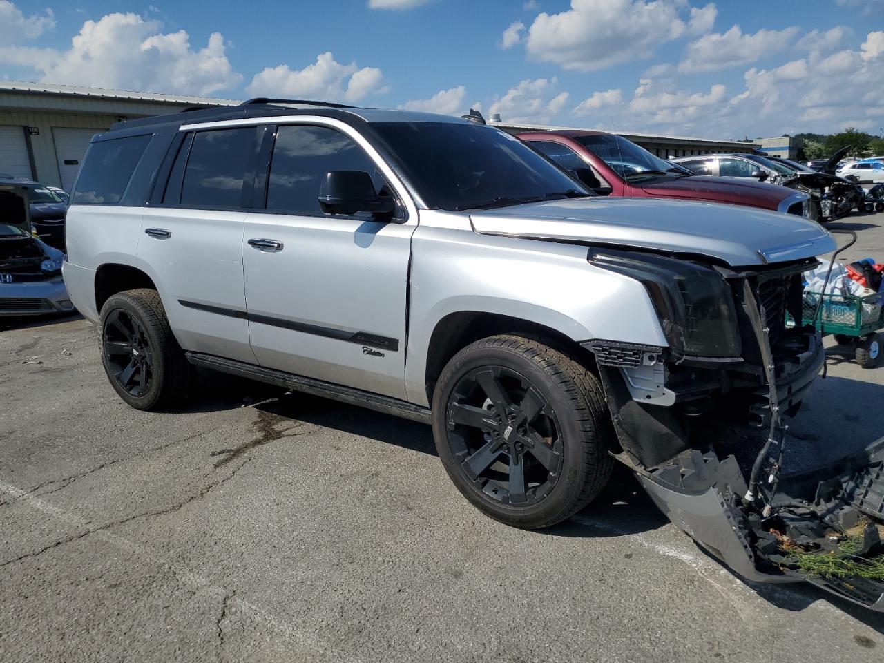 2019 Cadillac Escalade Premium Luxury - Image 4