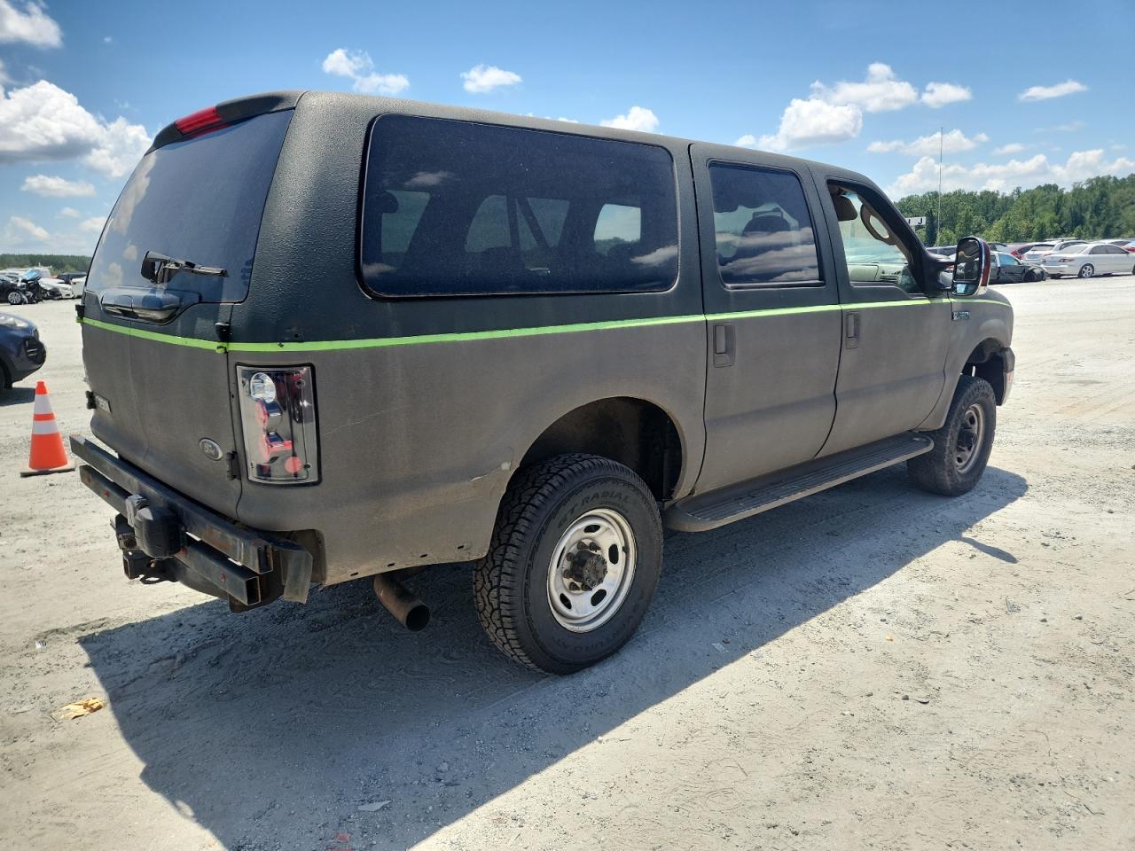2005 Ford Excursion Eddie Bauer - Image 3