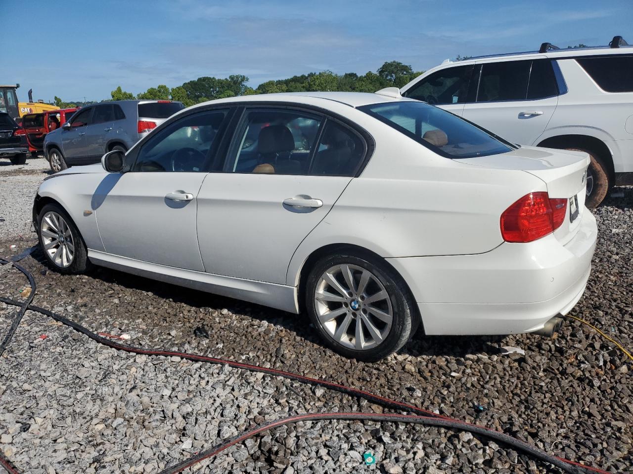 2011 BMW 328 I - Image 2