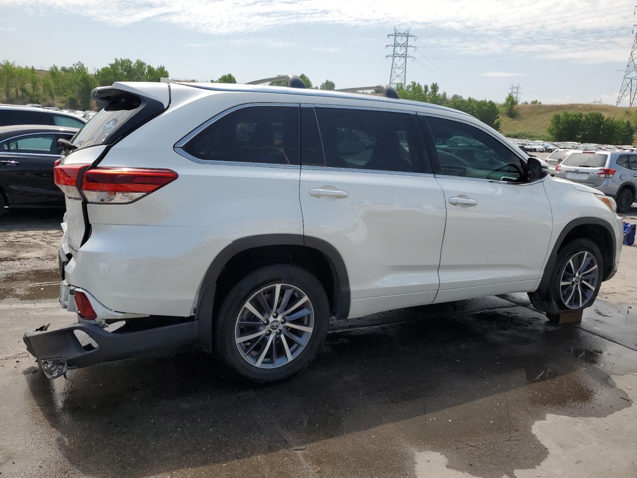 2018 Toyota Highlander Se - Image 3