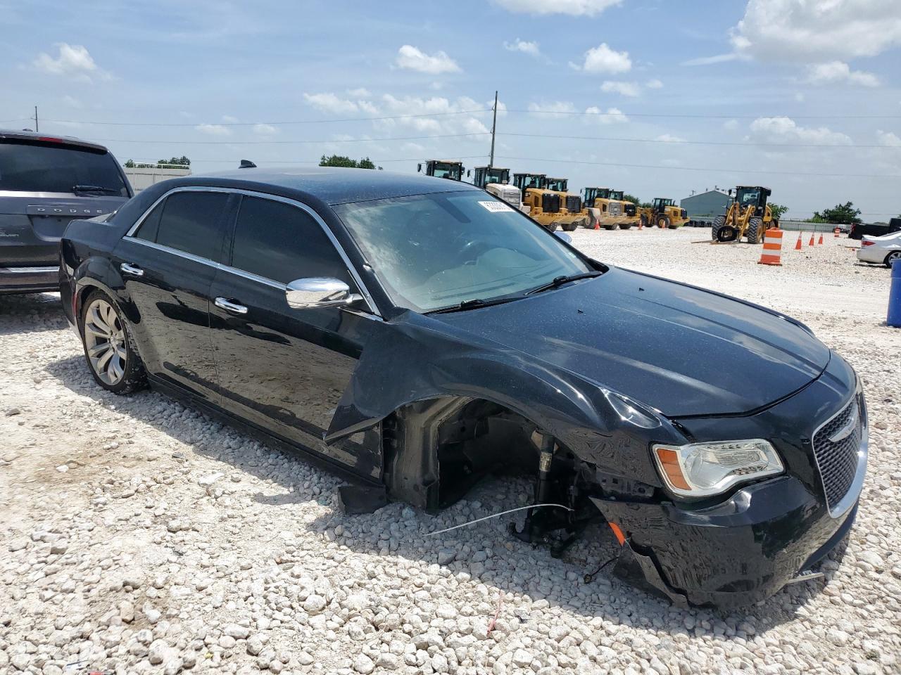 2019 Chrysler 300 Limited - Image 4