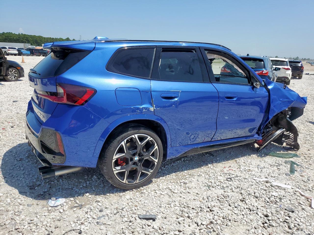 2025 BMW X1 M35I - Фото 3