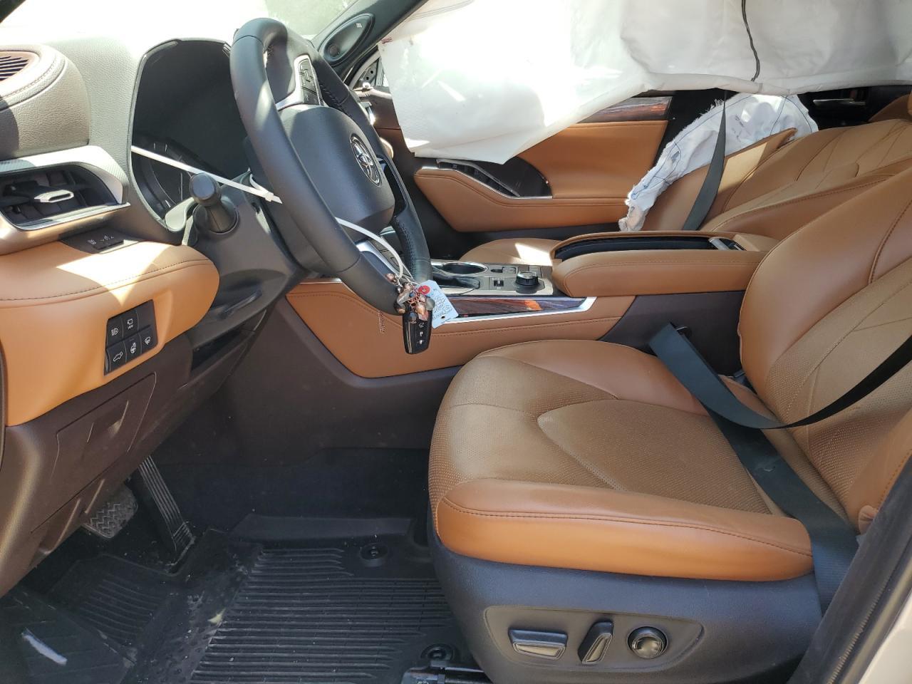 2022 Toyota Highlander Platinum - Фото 7