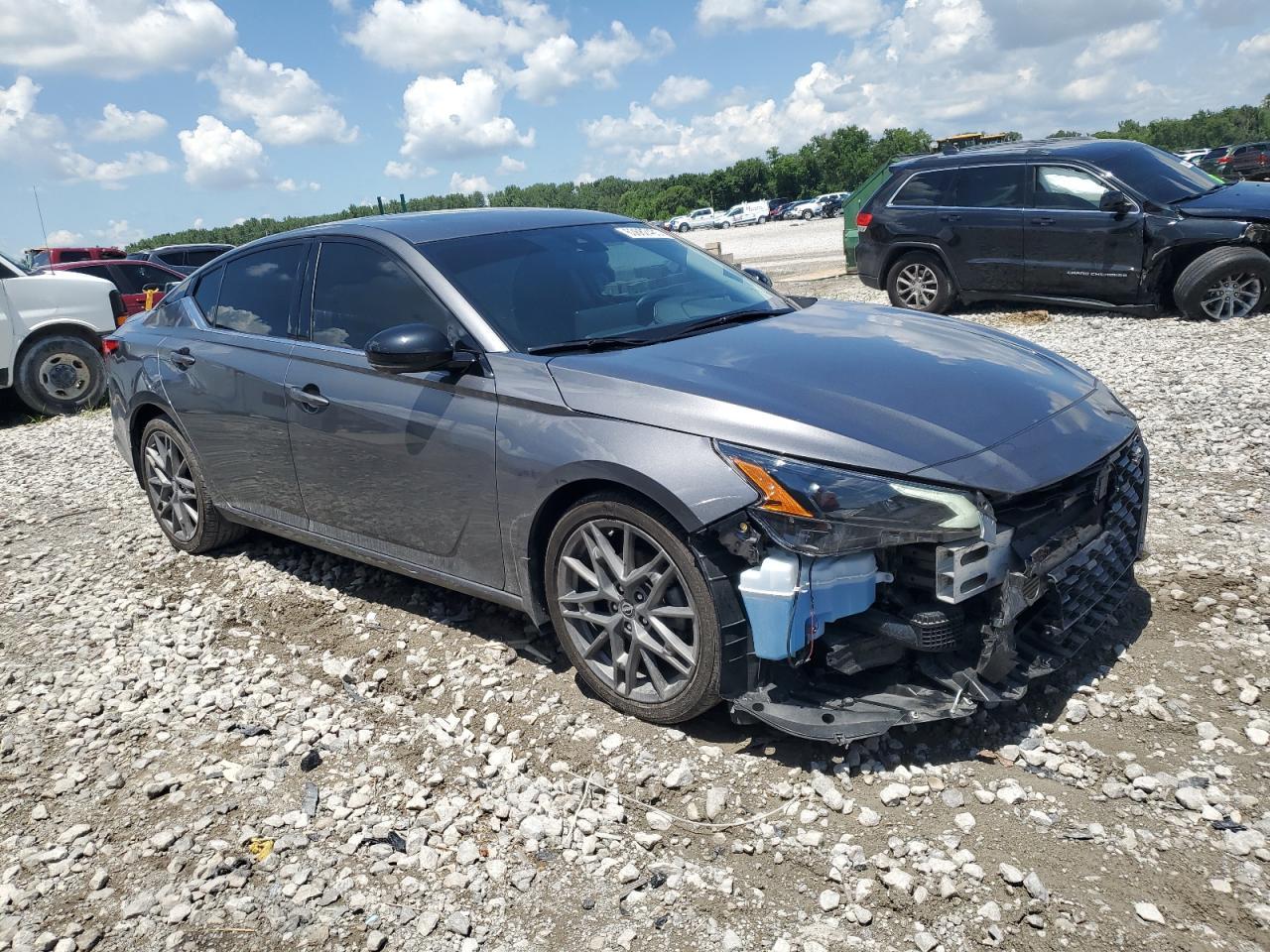 2024 Nissan Altima Sr - Фото 4