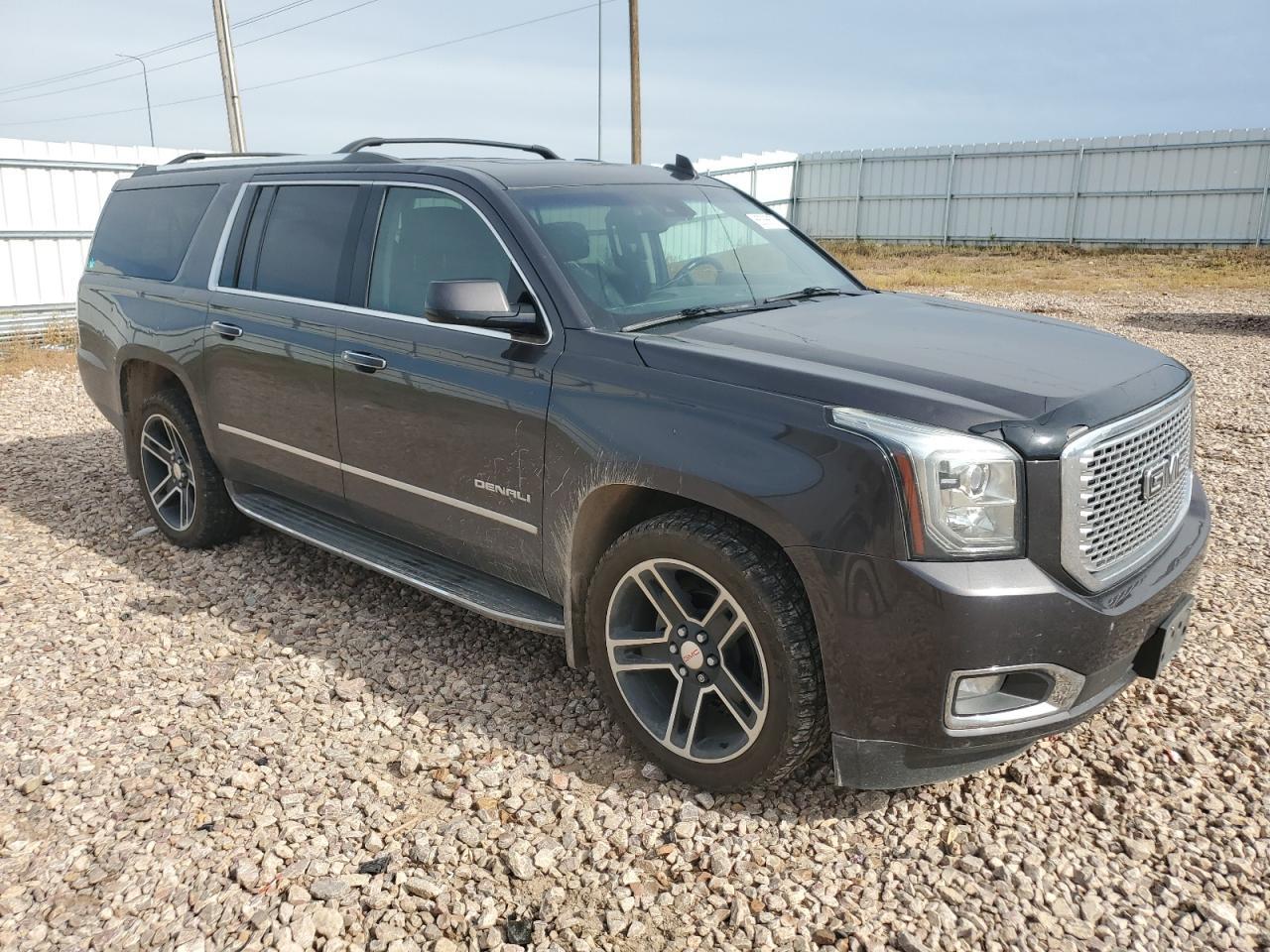 2017 GMC Yukon Xl Denali - Image 4