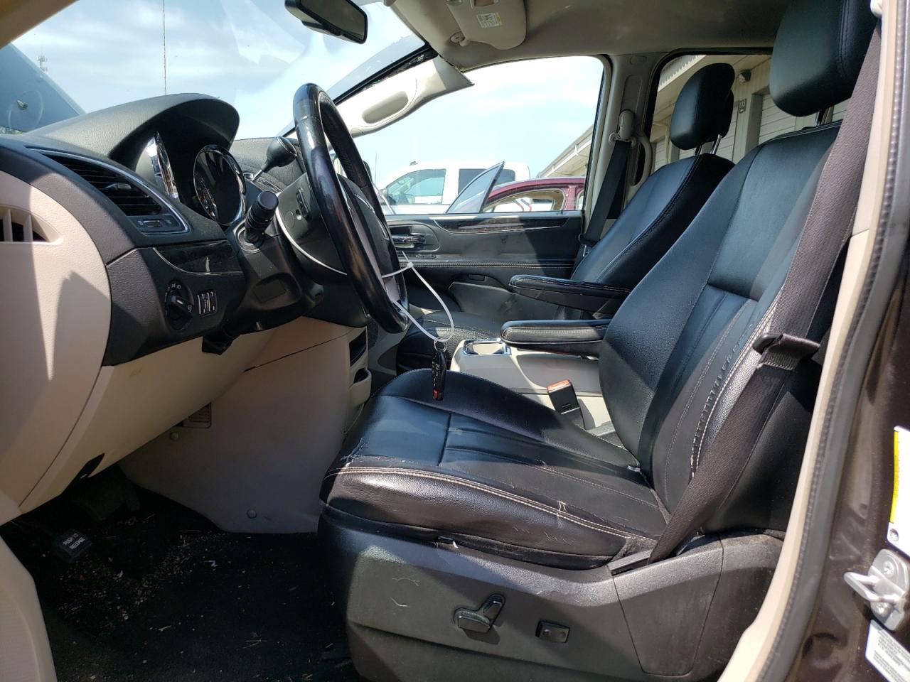 2015 Chrysler Town & Country Touring - Фото 7