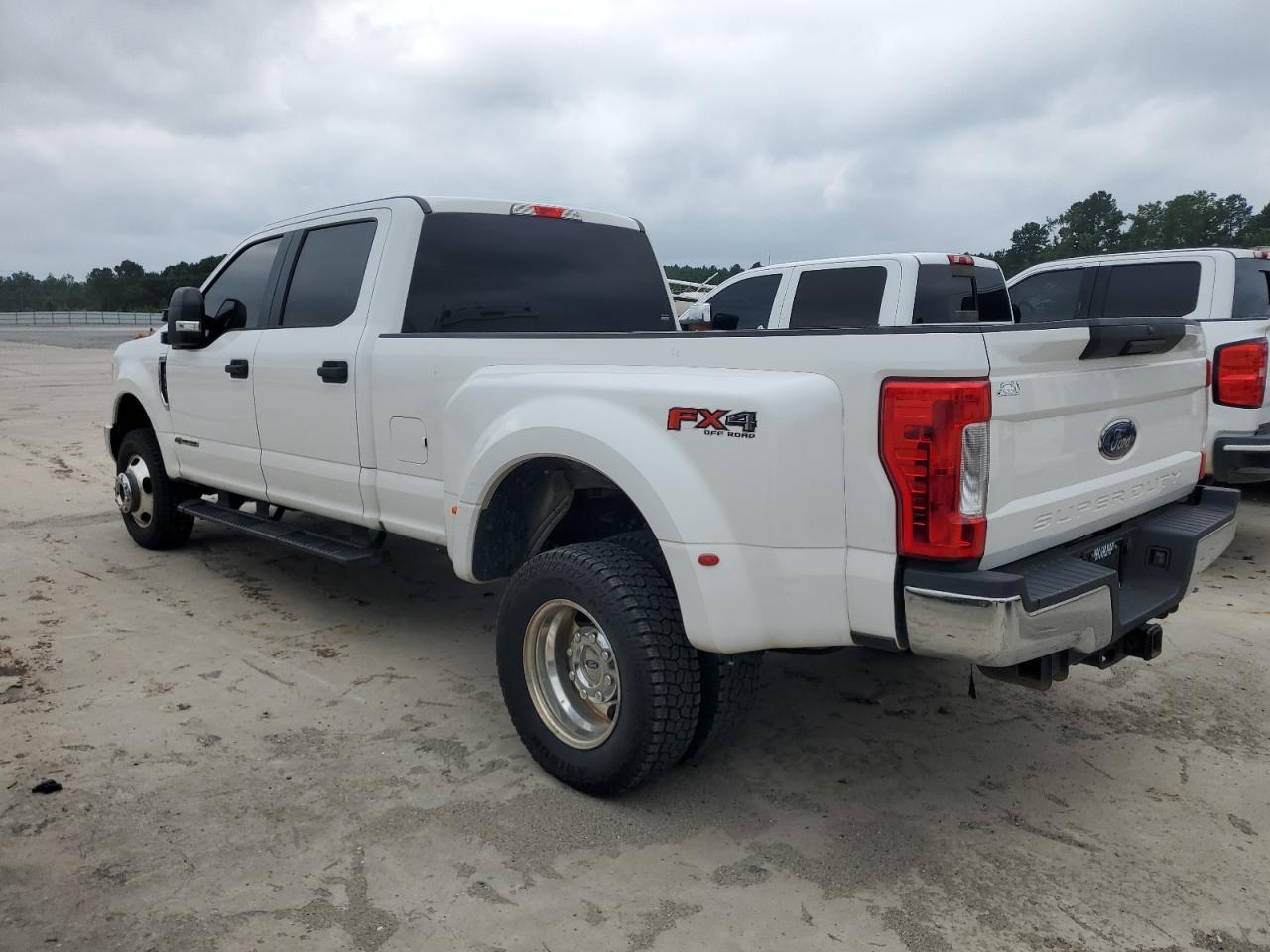 2018 Ford F350 Super Duty - Фото 2