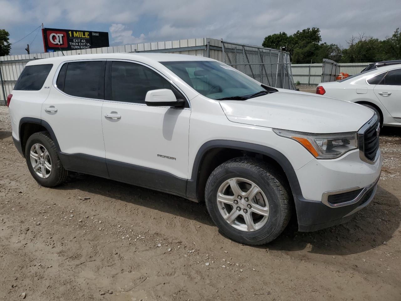 2017 GMC Acadia Sle - Image 4
