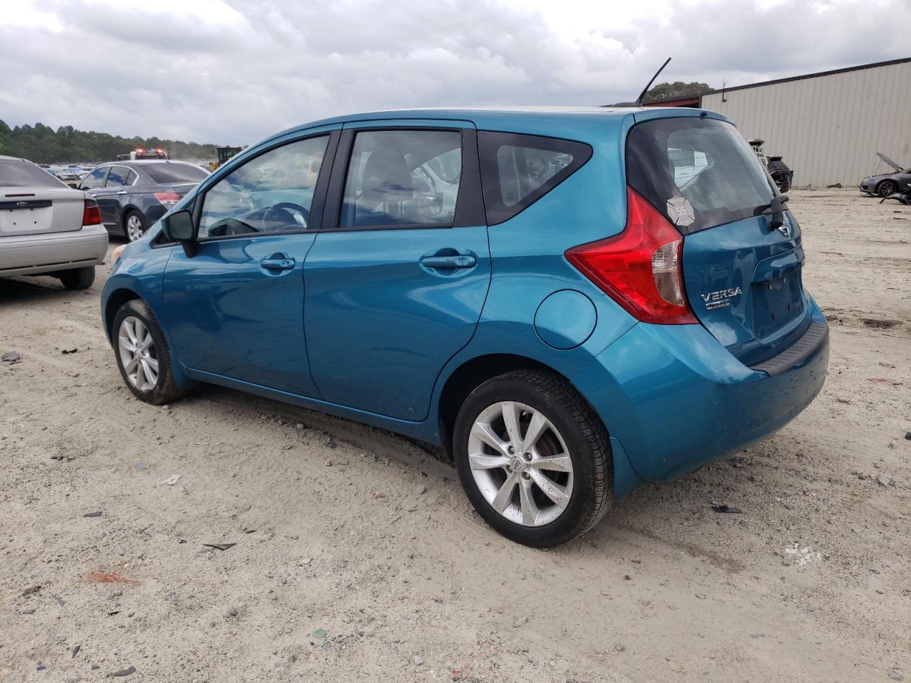 2015 Niss Versa Note - Фото 2