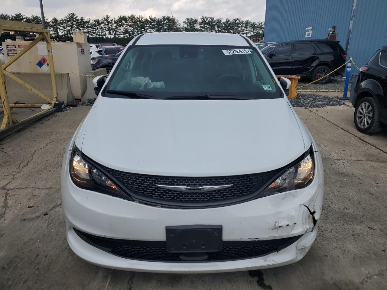 2022 Chrysler Voyager Lx - Фото 5