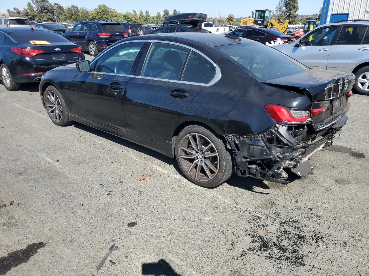 2020 BMW 330I - Фото 2