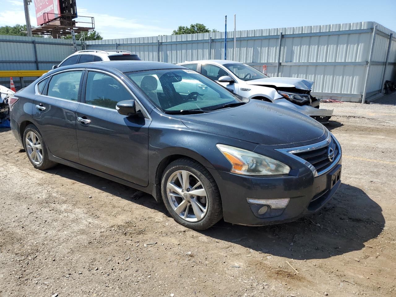 2015 Nissan Altima 2.5 - Image 4