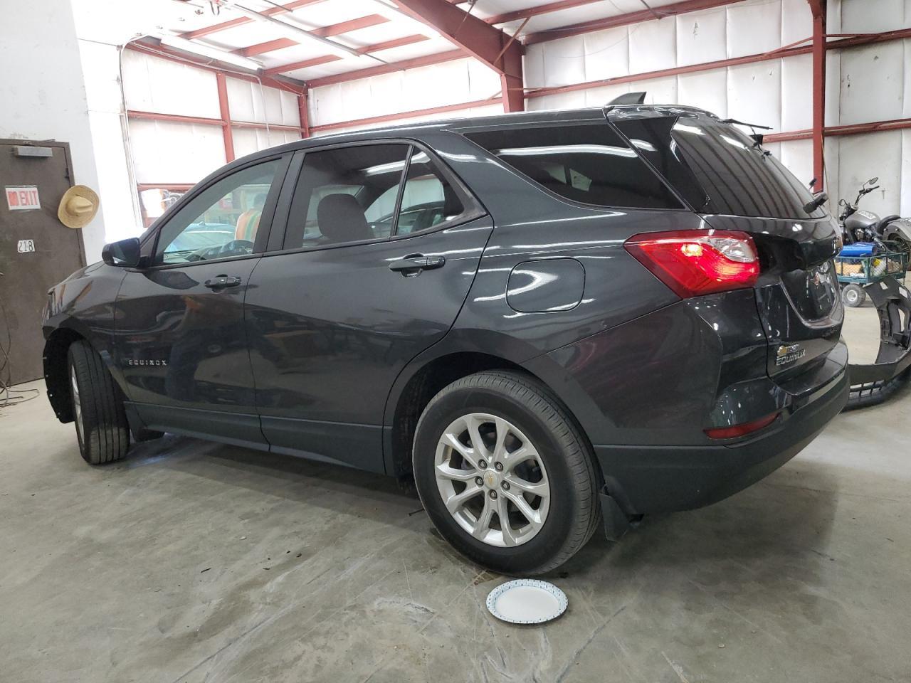 2021 Chevrolet Equinox Ls - Фото 2