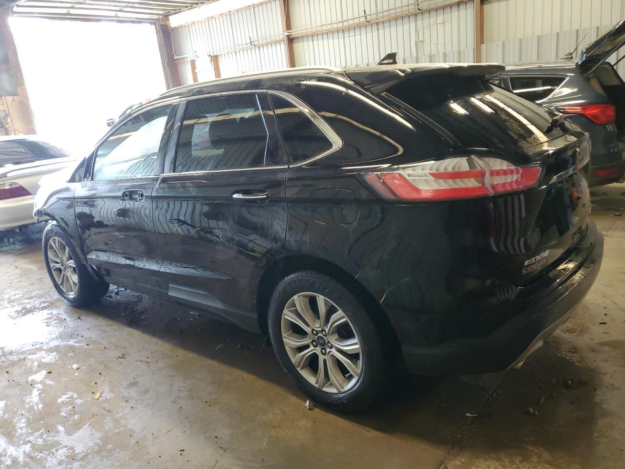 2019 Ford Edge Titanium - Фото 2
