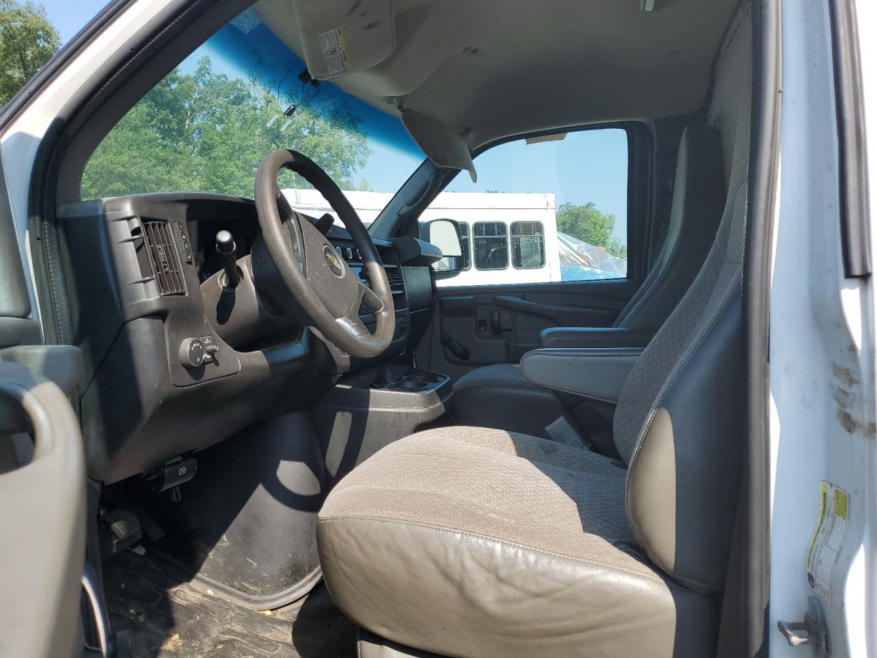 2015 Chevrolet Express G3500 - Фото 7