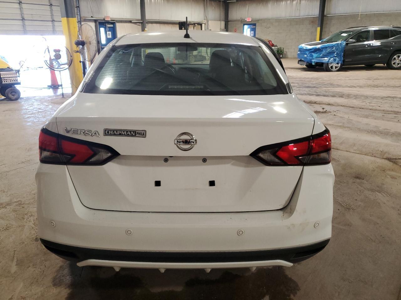2022 Nissan Versa S - Image 6
