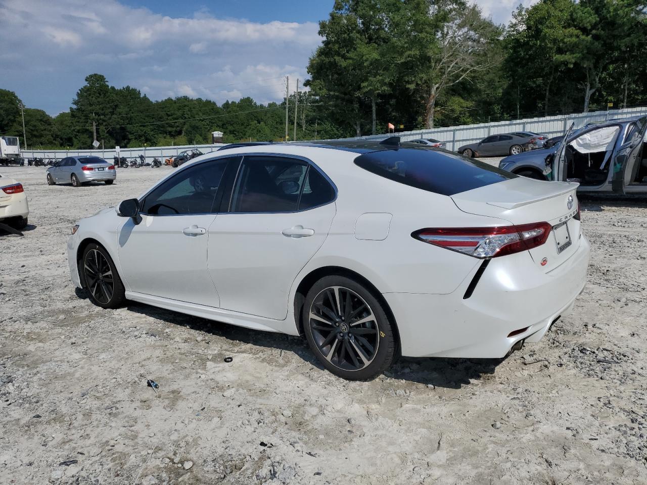 2020 Toyota Camry Trd - Фото 2