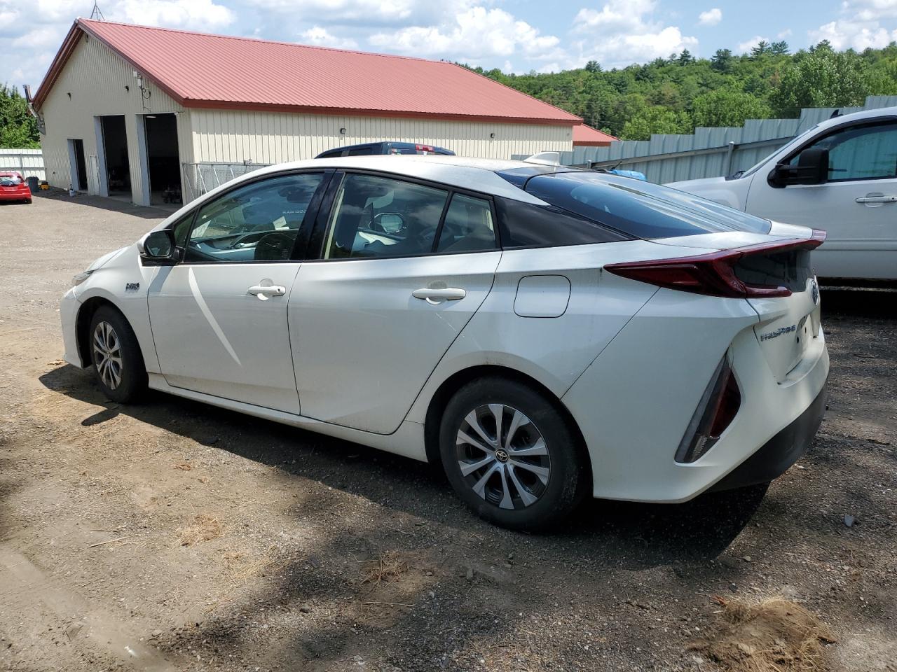 2020 Toyota Prius Prime Le - Image 2
