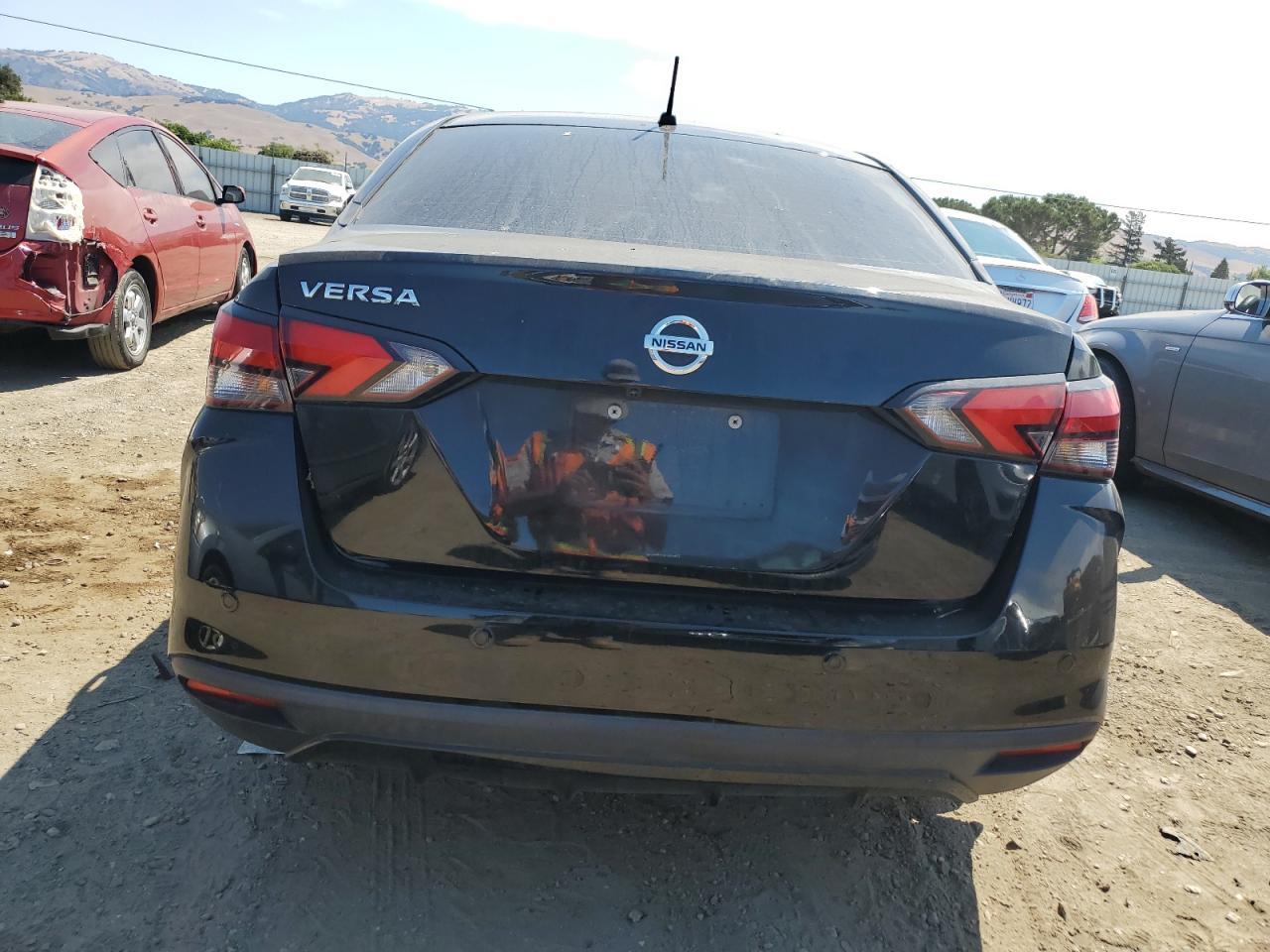 2020 Nissan Versa S - Image 6
