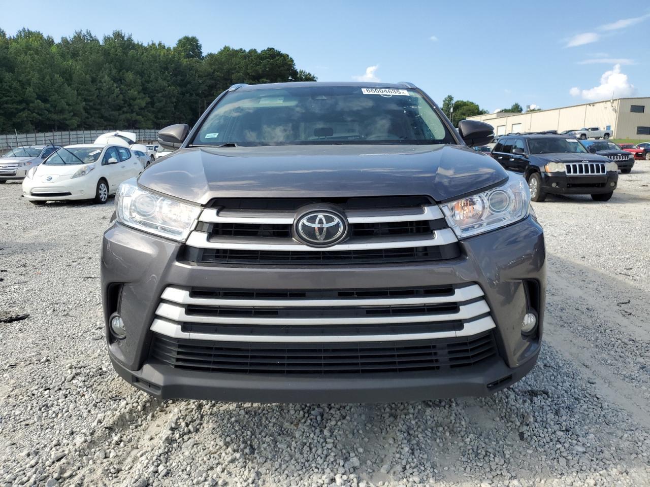 2019 Toyota Highlander Se - Фото 5