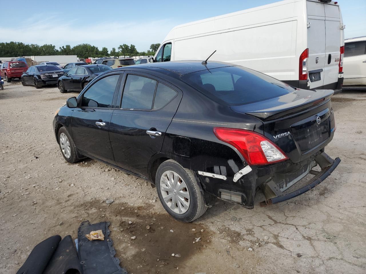2014 Nissan Versa S - Фото 2