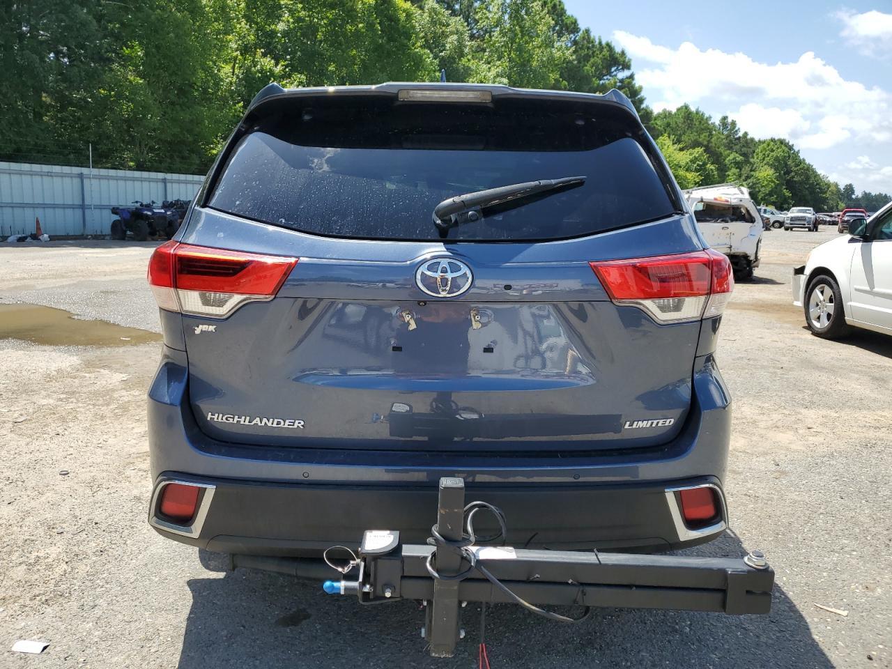 2019 Toyota Highlander Limited - Image 6