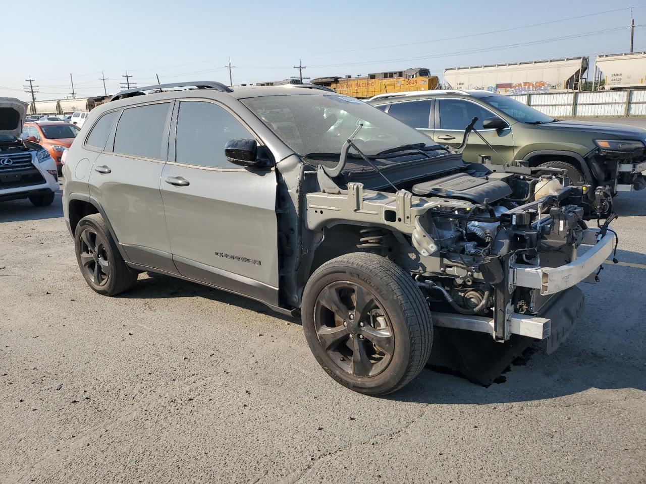 2023 Jeep Cherokee Altitude Lux - Image 4