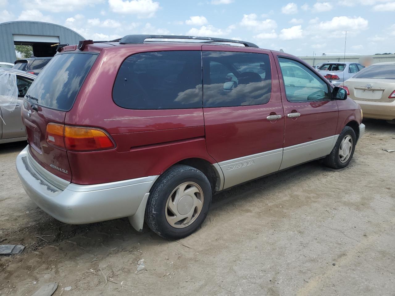 1999 Toyota Sienna Le - Фото 3