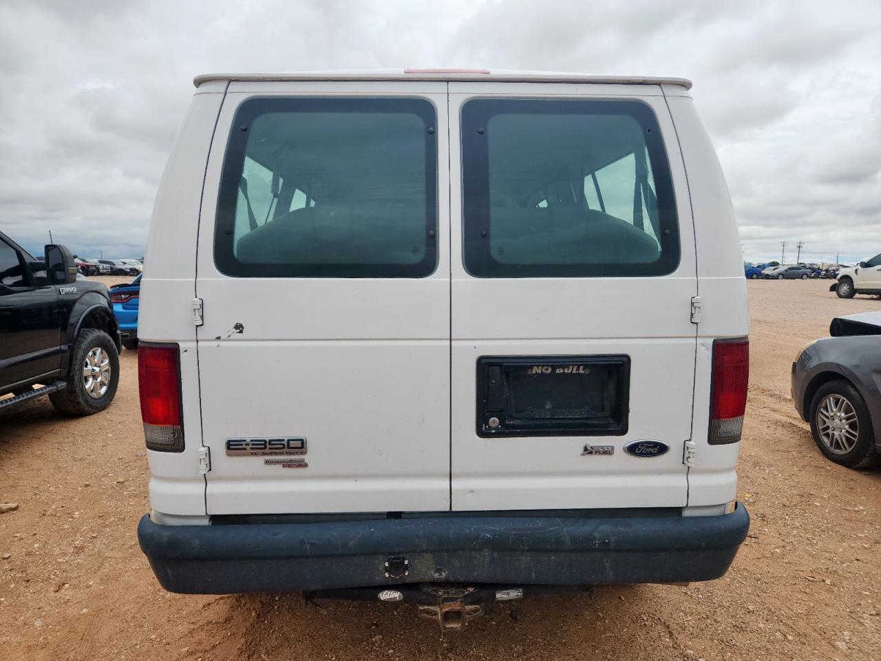 2009 Ford Econoline E350 Super Duty Wagon - Фото 6