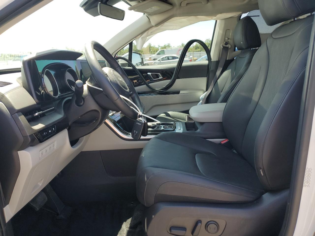 2024 Kia Carnival Ex - Image 7