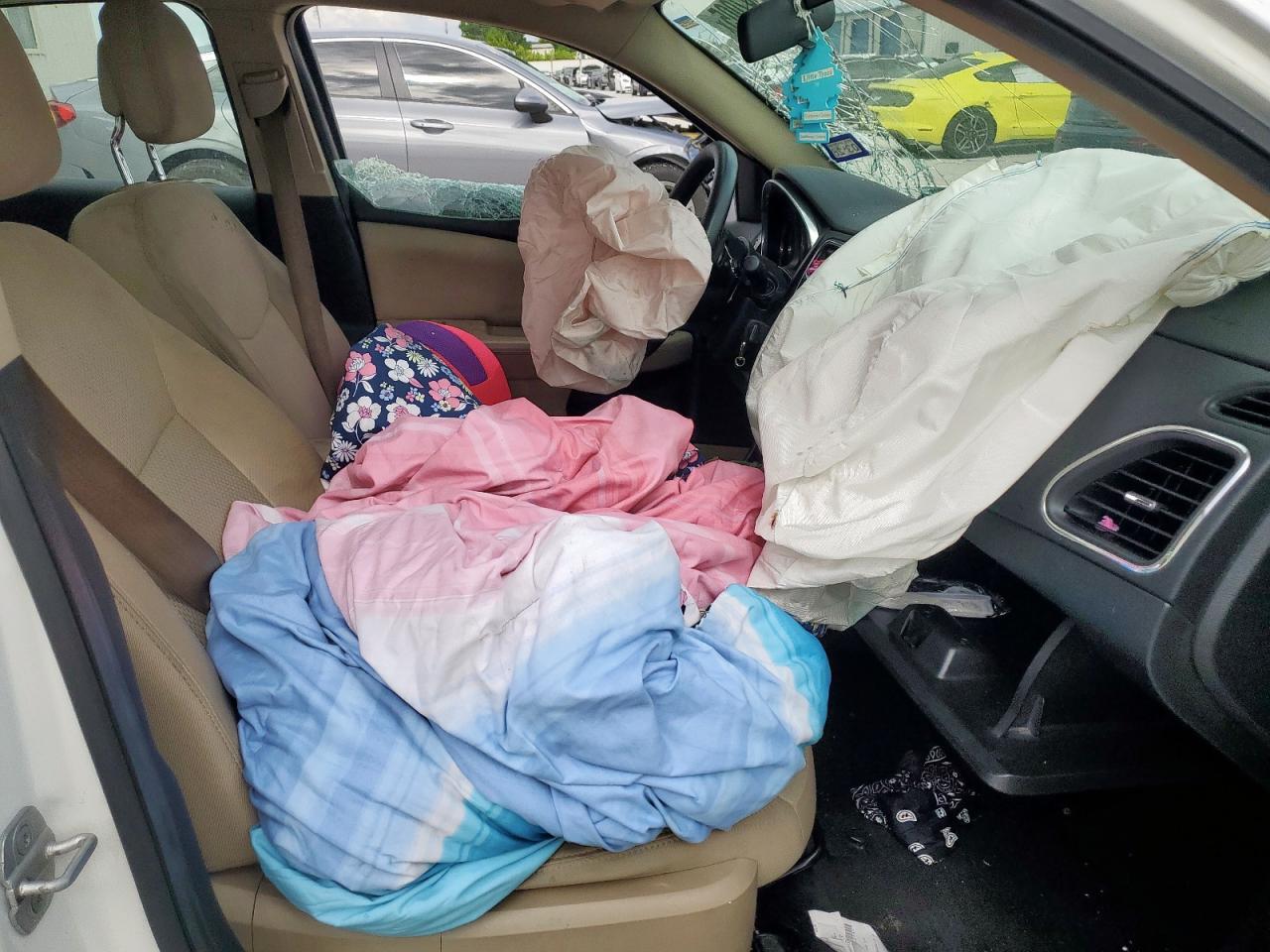 2013 Chrysler 200 Lx - Image 7