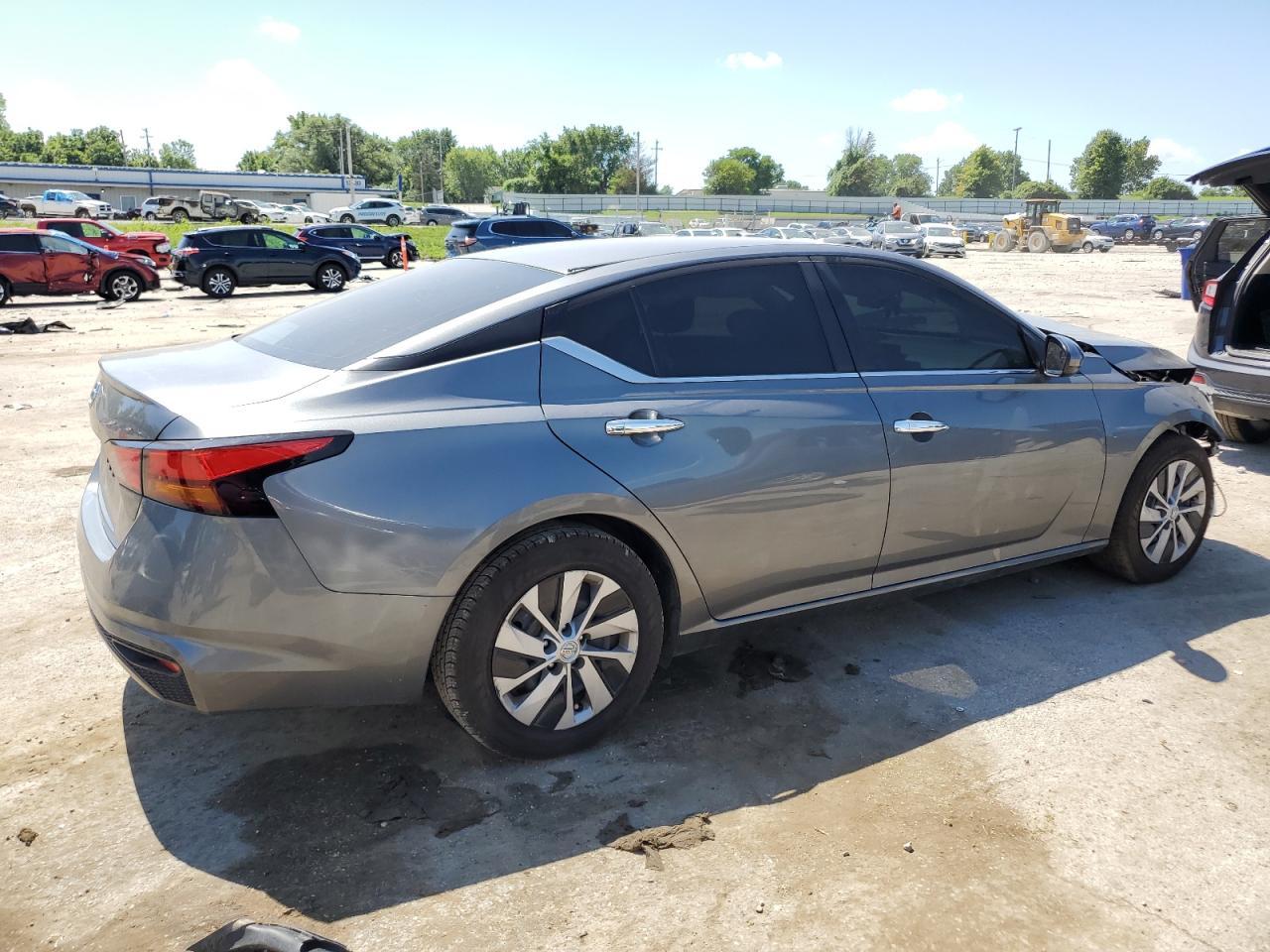 2022 Nissan Altima S - Фото 3