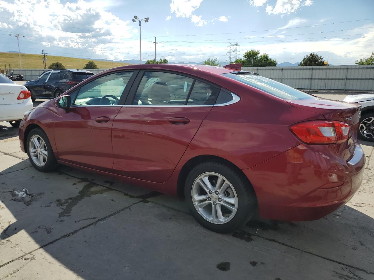 2017 Chevrolet Cruze Lt - Image 2