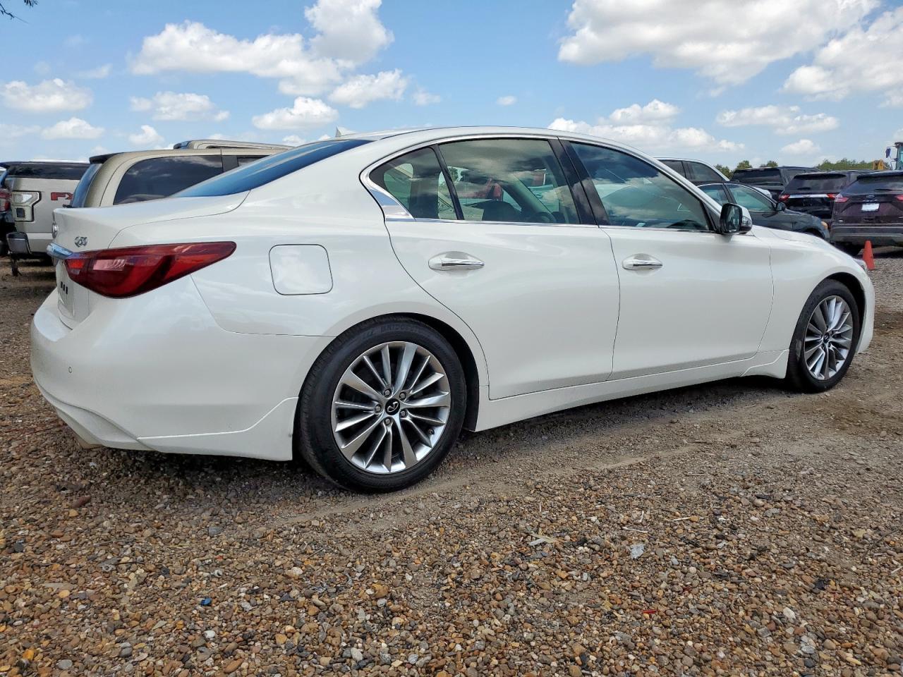 2022 Infiniti Q50 Luxe - Image 3