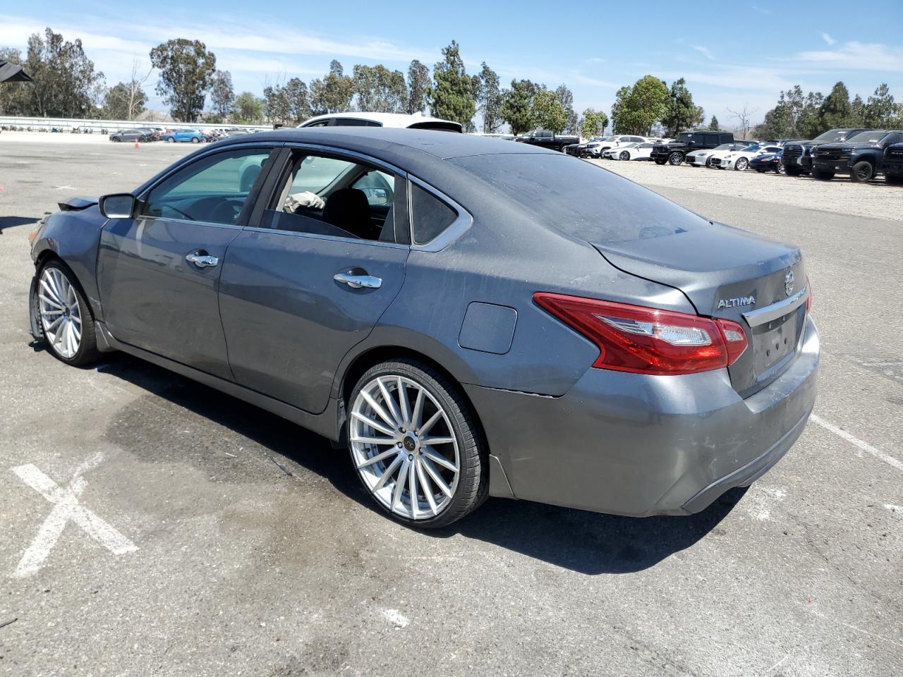 2018 Nissan Altima 2.5 - Image 2