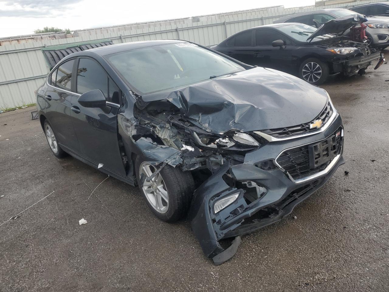 2017 Chevrolet Cruze Lt - Фото 4